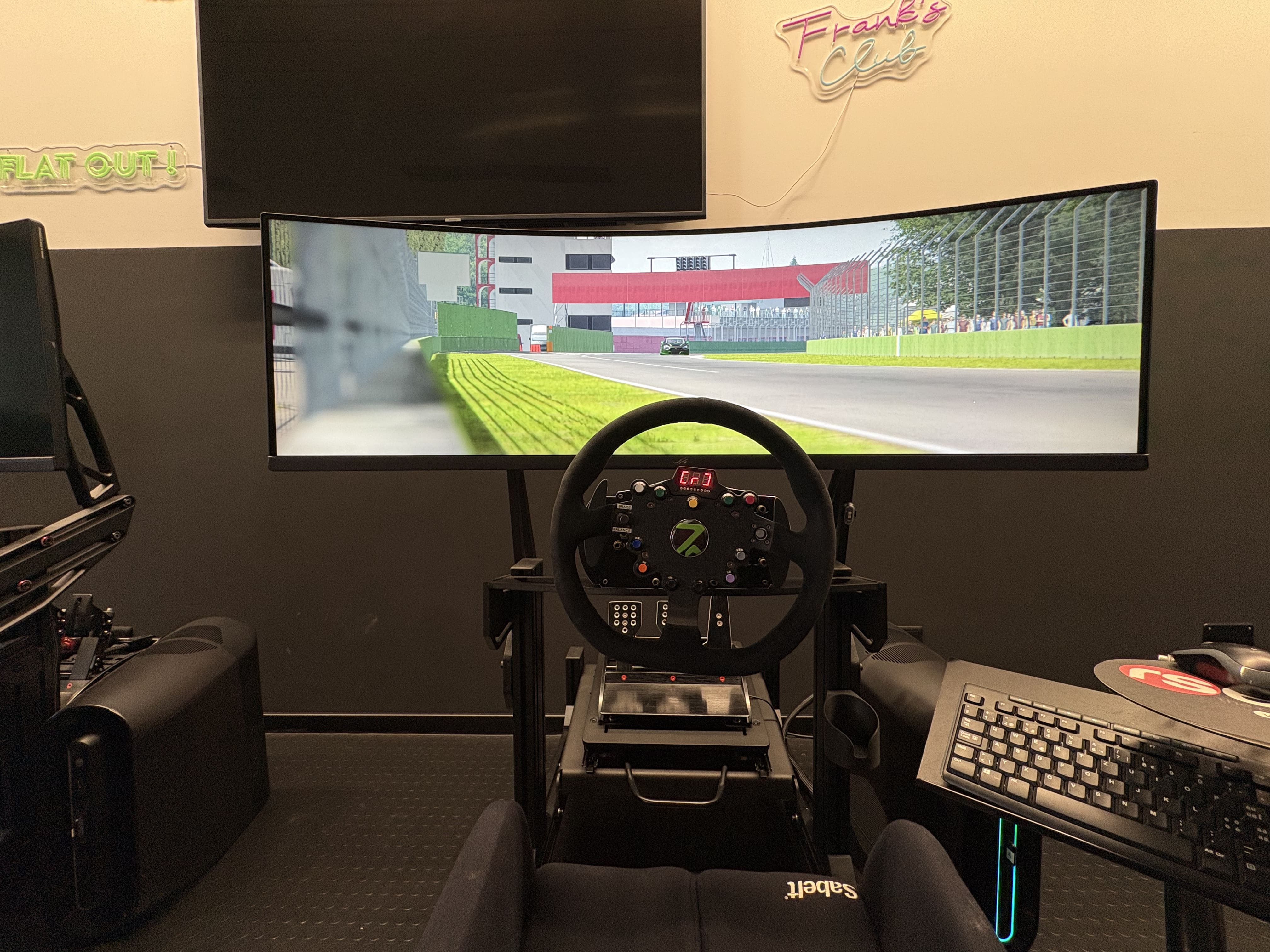 Simulatori di guida professionali RaceRepublic a Morbio Inferiore